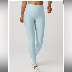 Alo yoga chalk blue Airlift legging